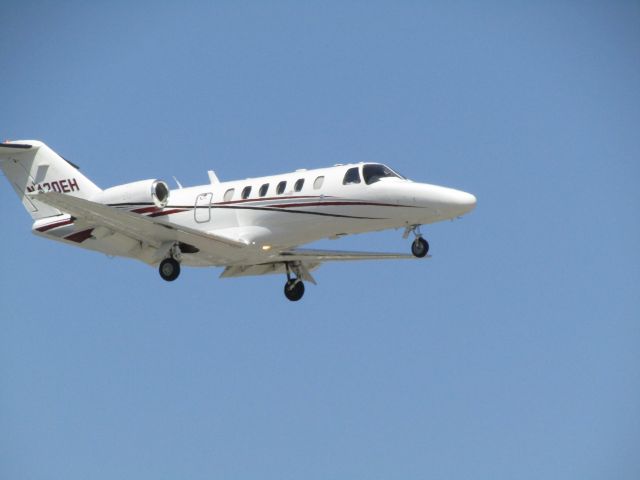 Cessna Citation CJ1 (N420EH) - Landing RWY 20R