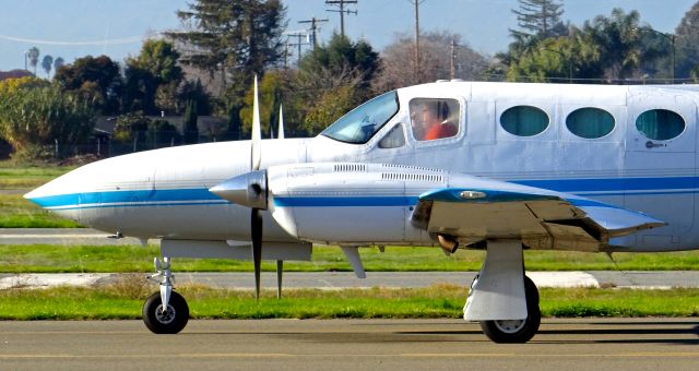 Cessna 421 (N6867L)