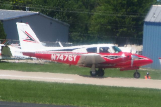 Piper PA-30 Twin Comanche (N7476Y)