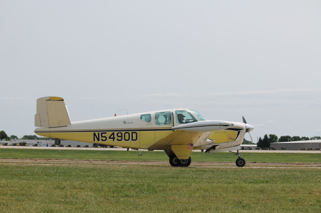 Beechcraft 35 Bonanza (N5490D)