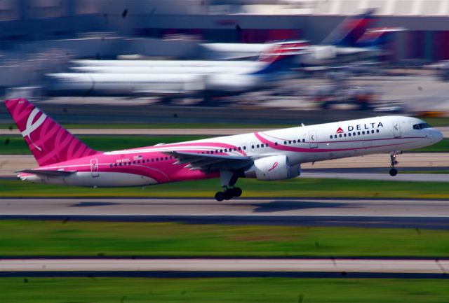 McDonnell Douglas MD-88 (N610DL) - I was Panning and Blurring this day.. with a good result on this one.. a very special plane since my wife is a very active supporter of the Breast cancer society..