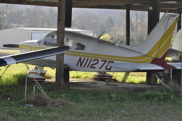 Piper Cherokee (N1127Q)