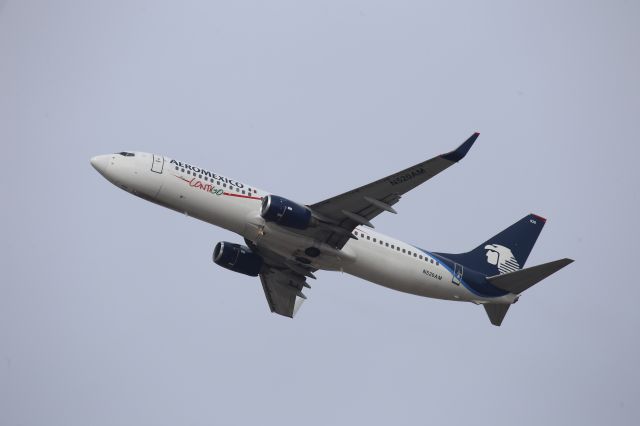 Boeing 737-800 (N520AM)
