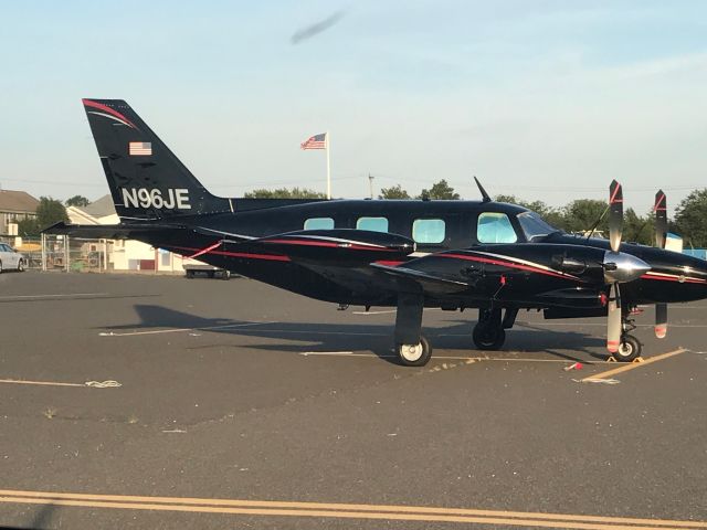 Piper Cheyenne 2 (N96JE)