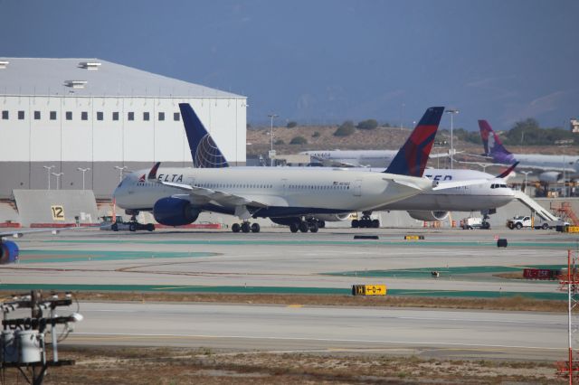 Airbus A350-900 (N513DZ)