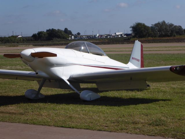 Cirrus SR-22 (N999MR)