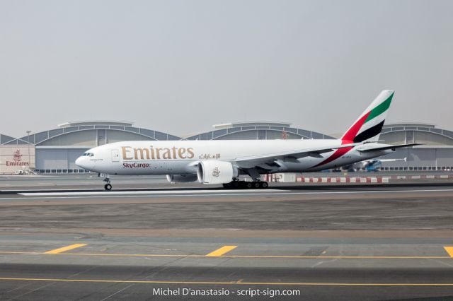 Boeing 777-200 (A6-EFD) - Sky Cargo Emirates