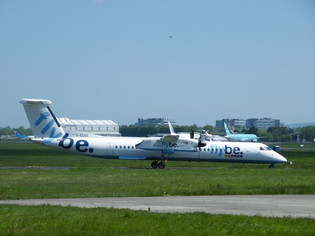 de Havilland Dash 8-400 (G-ECOT)