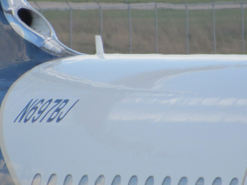 McDonnell Douglas DC-9-30 (N697BJ)