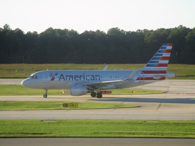 Airbus A319 (N9010R)