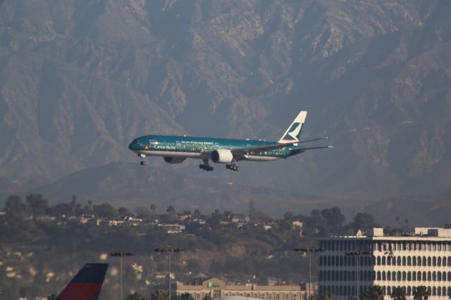 BOEING 777-300ER (B-KPB) - THE SPIRIT OF HONG KONG