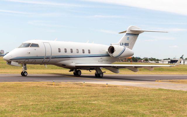 Bombardier Challenger 300 (LV-BSS)