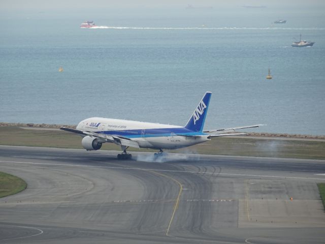 Boeing 777-200 (JA717A)