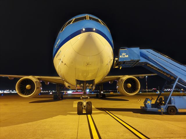 Boeing 777-200 (PH-BQA) - Parked at Hangar 14, engineering & maintenance EHAM Schiphol airport. 