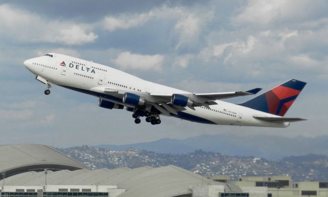 Boeing 747-400 (N675NW)