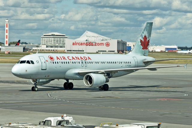 Airbus A320 (C-FGKH)