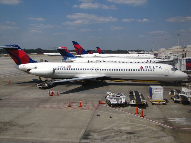 McDonnell Douglas DC-9-50 (N779NC)