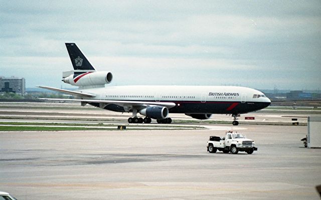 McDonnell Douglas DC-10 —