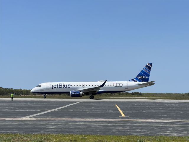 Embraer ERJ-190 (N339JB)