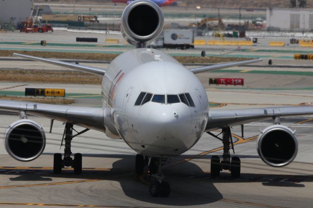 Boeing MD-11 —