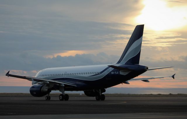 Airbus A319 (9H-TLS) - 13/06/2019 Aeroporto de Santa Maria - Açores