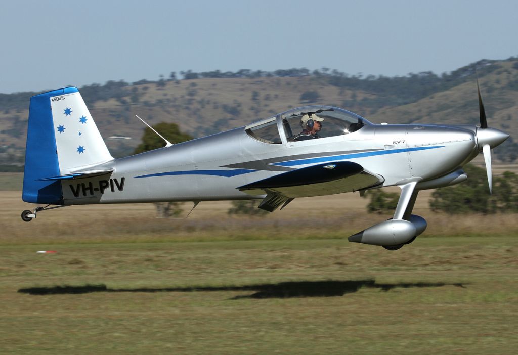 Vans RV-7 (VH-PIV)
