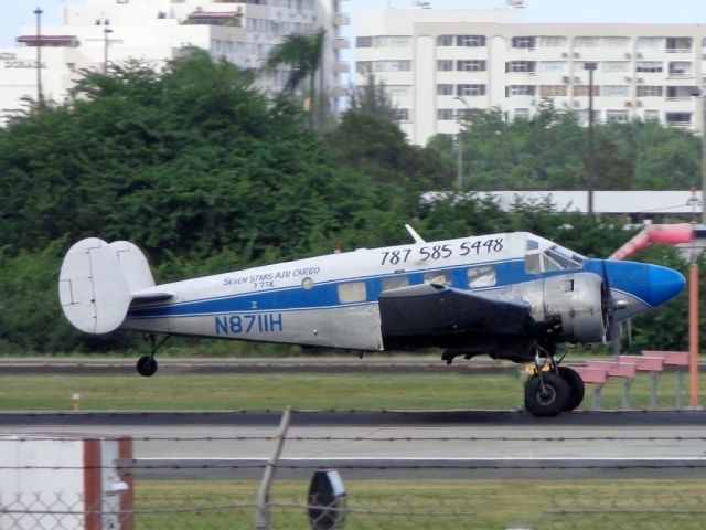 Beechcraft 18 (N8711H)