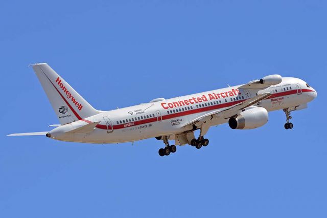 Boeing 757-200 (N757HW) - Honeywell 757-225 N757HW at Phoenix Sky Harbor on May 31, 2018. 