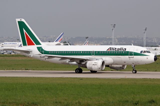 Airbus A319 (EI-IMO)
