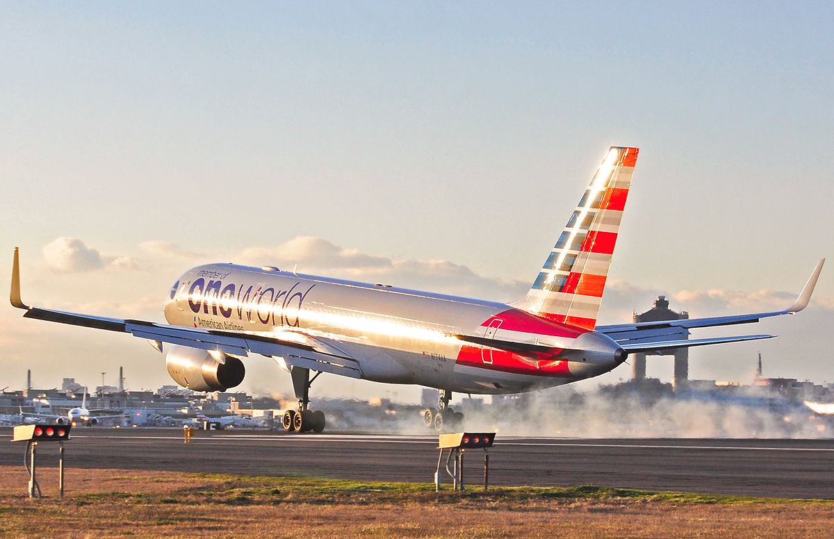 Boeing 757-200 (N174AA) - oneworld smoke show landing @ Logan