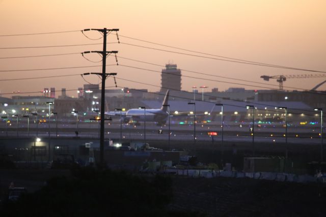 BOEING 767-300 (CC-CXF)