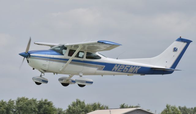 Cessna Skylane (N25MK) - Airventure 2017