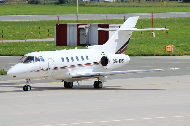 Hawker 800 (CS-DRX)