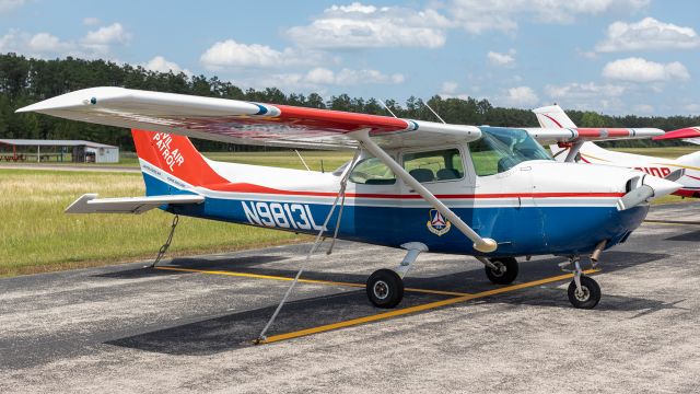 Cessna Skyhawk (N9813L)