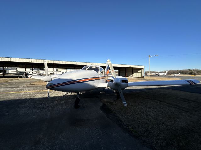 Piper Aztec (N229M)