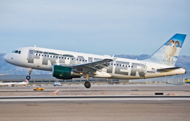 Airbus A319 (N925FR)