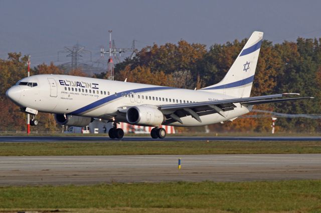 Boeing 737-800 (4X-EKB)