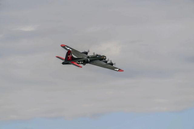 Boeing B-17 Flying Fortress (N7227C)