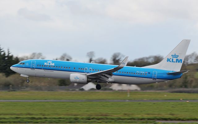 Boeing 737-800 (PH-BXB) - klm b737-8 ph-bxb training at shannon 16/4/16.