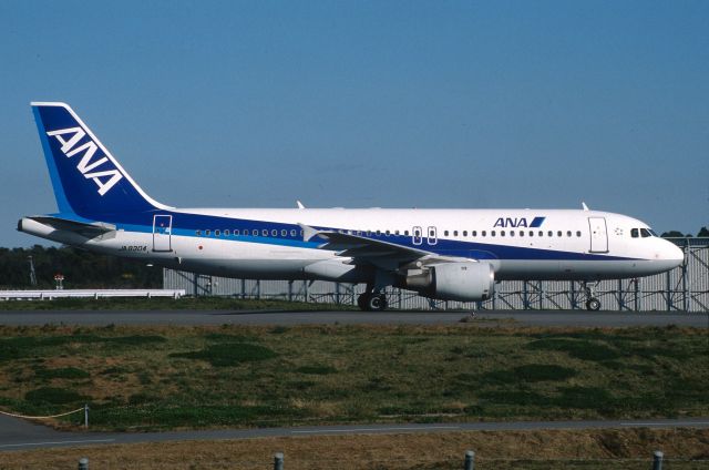 Airbus A320 (JA8304) - Taxing at Narita Intl Airport on 2003/11/14