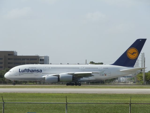 Airbus A380-800 (D-AIMF)