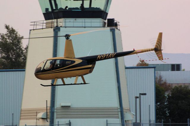 Robinson R-44 (N91AV)