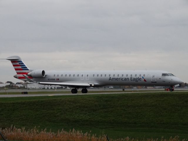 Canadair Regional Jet CRJ-900 (N548NN)