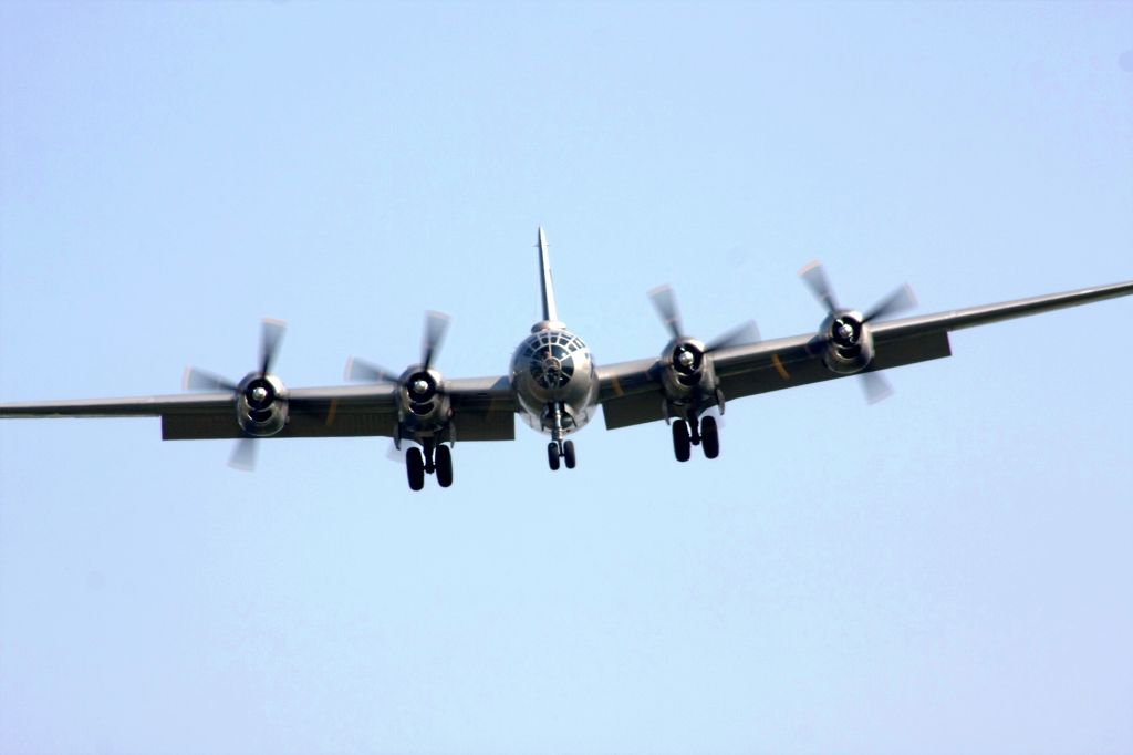 Boeing B-29 Superfortress (N529B) - B-29 FIFI Landing Runway 22 Lunken Field Cincinnati on September 6 2015