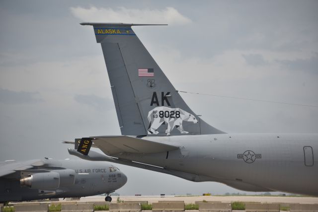 Boeing C-135FR Stratotanker (63-8028) - Cool Tail Logo