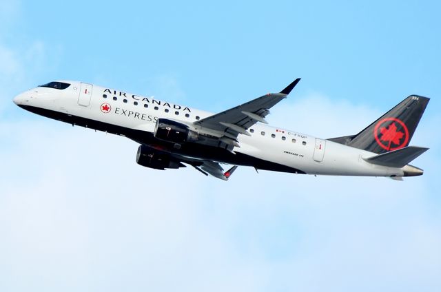 Embraer 175 (C-FRQP) - Maple 7675 departing to Toronto