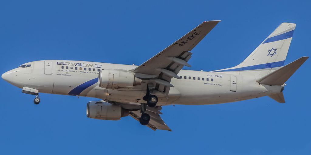 Boeing 737-700 (4X-EKE)