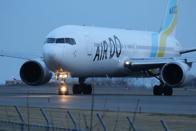 BOEING 767-300 (JA601A) - 24 December 2015:HND-HKD.