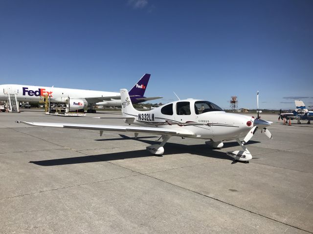 Cirrus SR-22 (N332LM)