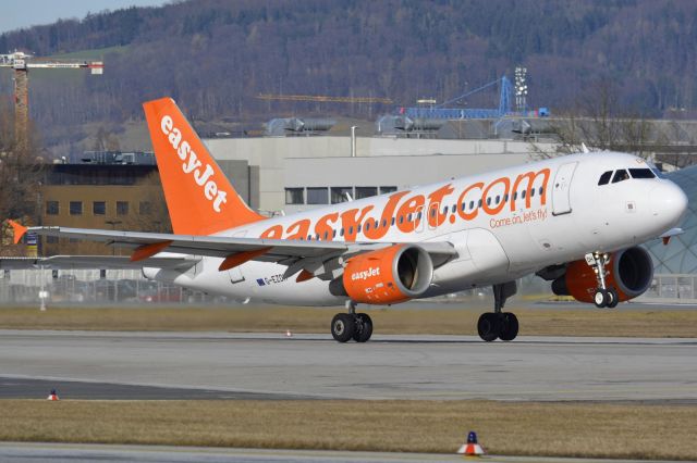 Airbus A319 (G-EZDH)